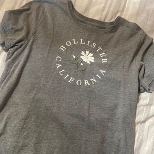 Hollister tee